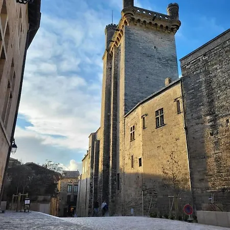 Uzes La Tour Medievale Centre Historique Extérieur photo